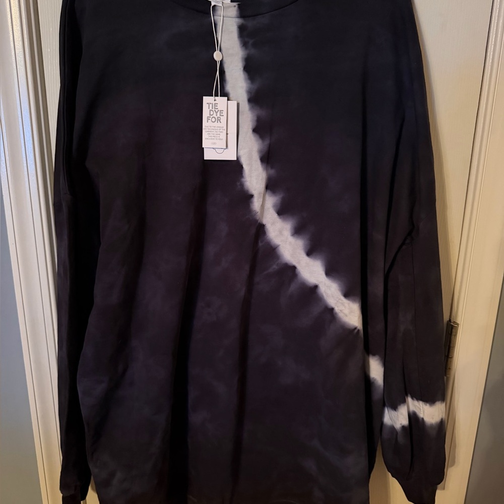 Mud Pie Black and White Tie-Dye Shirt